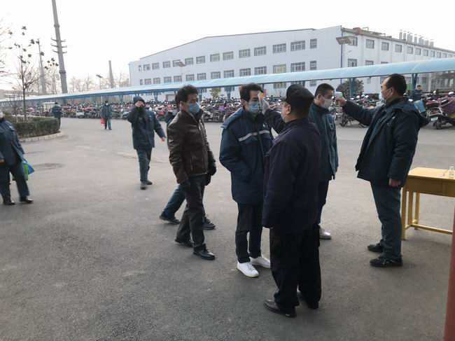 5-丈量体温，，，，，，，，做好预防工作.jpg