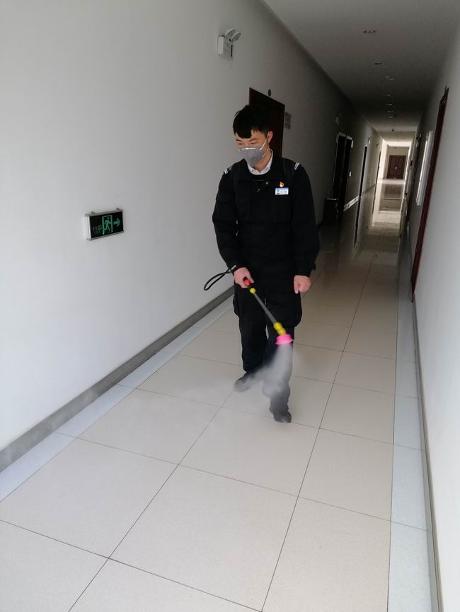 12- 新立公司对员工宿舍进行消毒处置.jpg